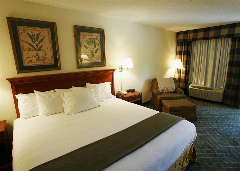 Clarion Inn & Suites Aiken South Bilik gambar